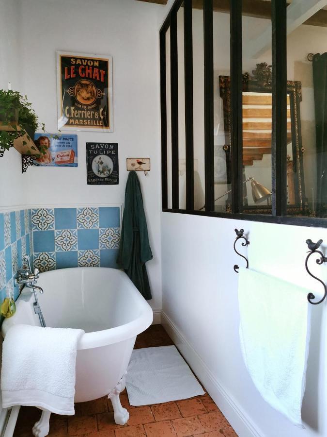 Quatre Chats Sous Un Pin Le Thoureil Exterior foto